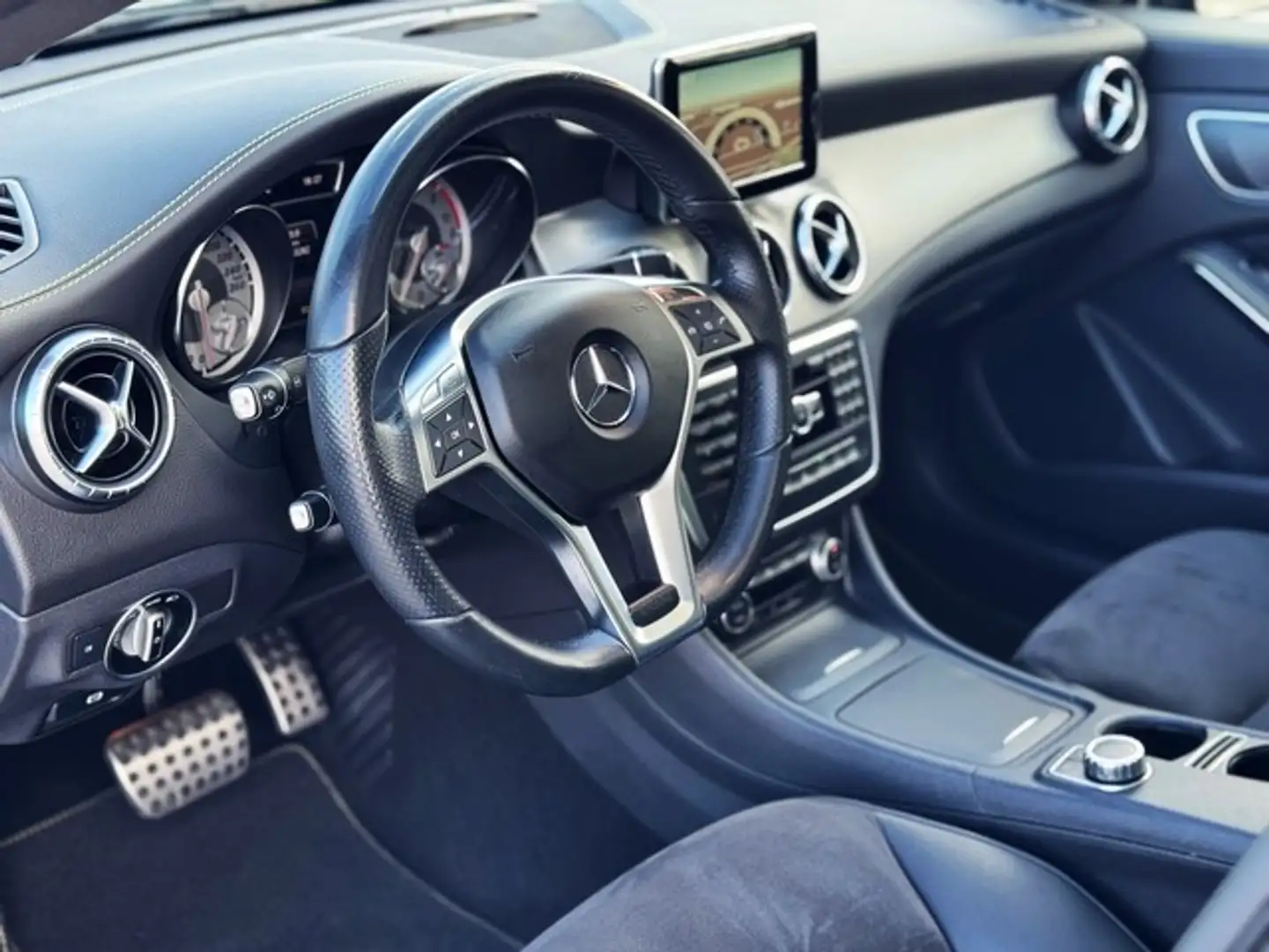 Mercedes-Benz CLA 220 220CDI Edition 1 7G-DCT Grau - 2
