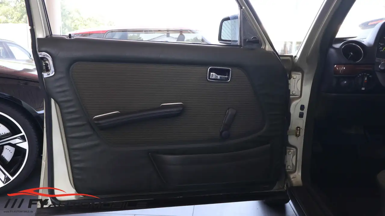 Mercedes-Benz 230, foto 11