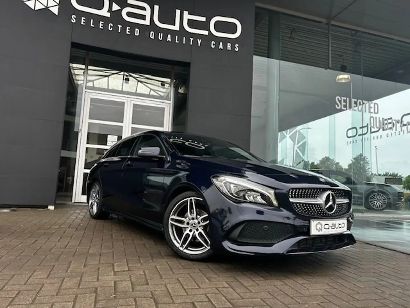 Mercedes-Benz CLA 180 SB AMG-Line / GPS / LED / PDC / Verw Zetels Kék - 2