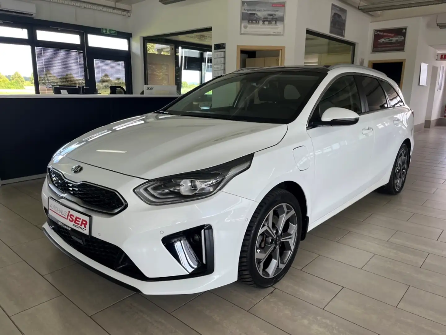 Kia Ceed / cee'd Sportswagon PHEV Platinum Edition LED Temp Klimasi Weiß - 2