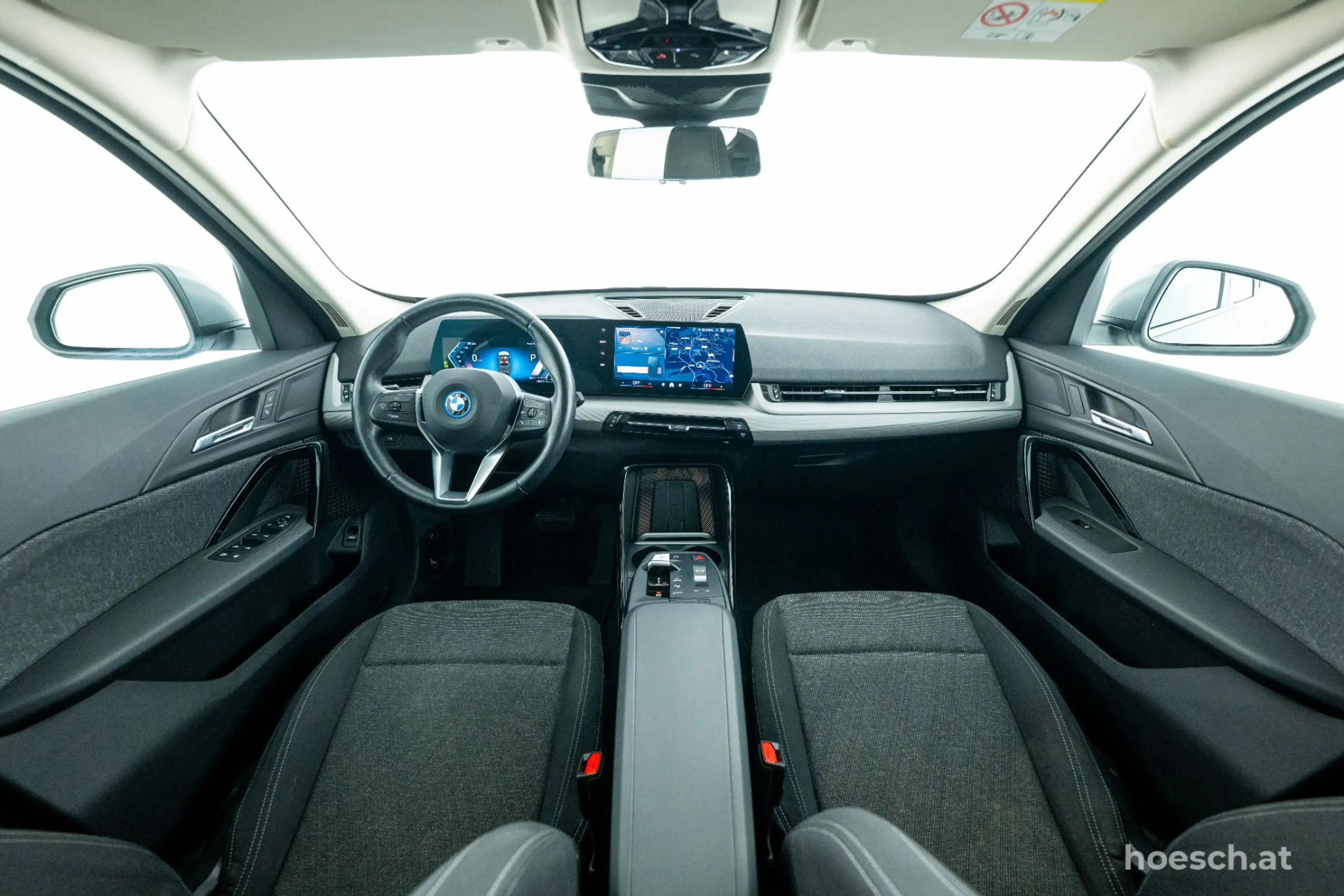 BMW X1 xDrive 25e PREMIUM PANO AHK 18" KAMERA ++ — photo 5