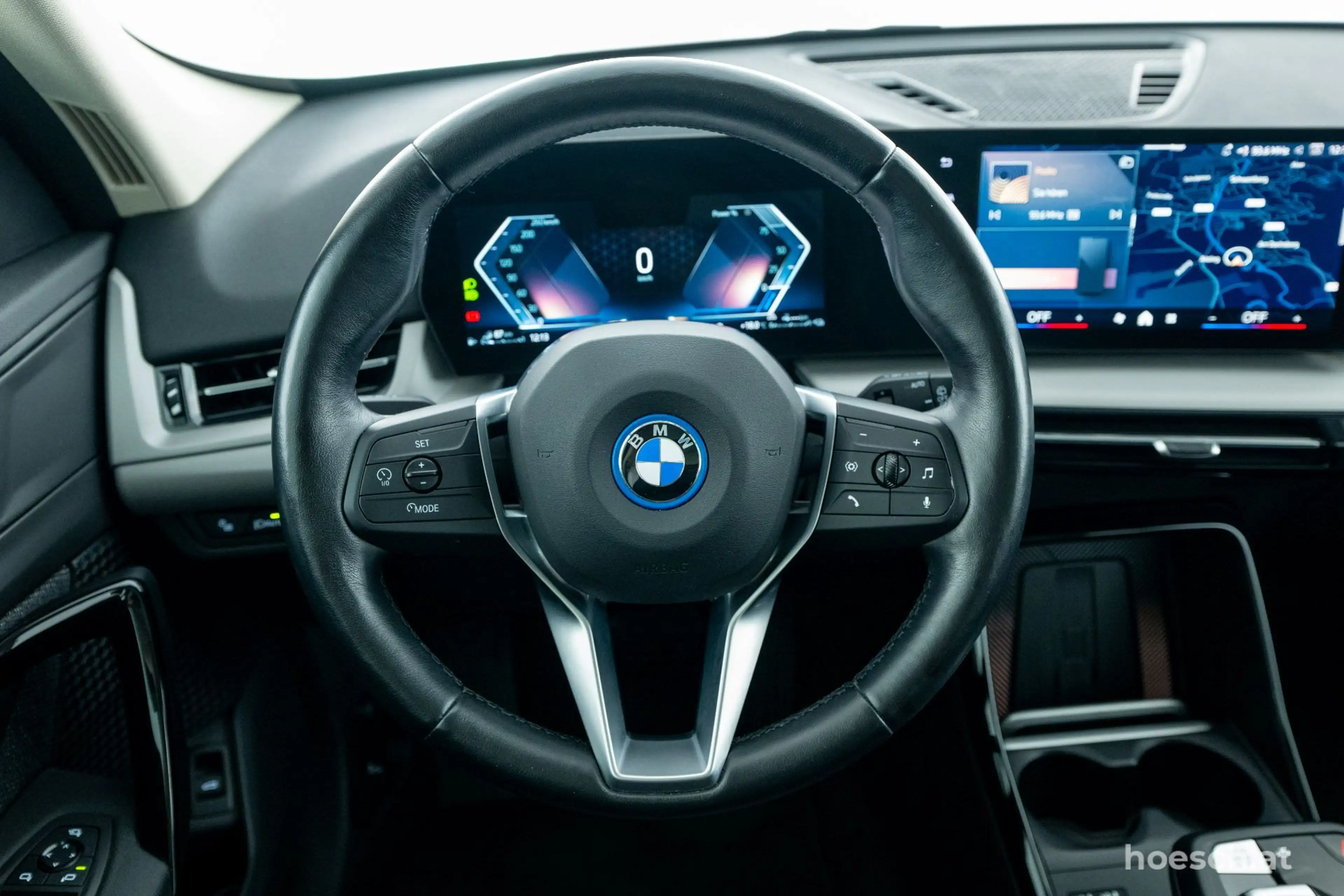 BMW X1 xDrive 25e PREMIUM PANO AHK 18" KAMERA ++ — photo 6