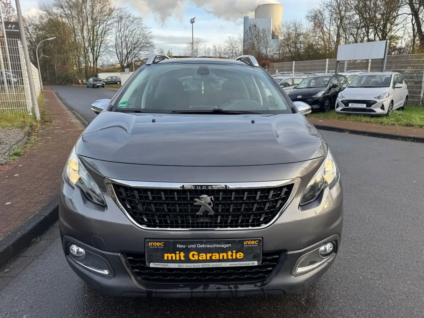 Peugeot 2008 81KW/STYLE/2.HD/KLIMAAUT/PANO/R.KAM/SHZ/PDC/HU-N Gris - 2