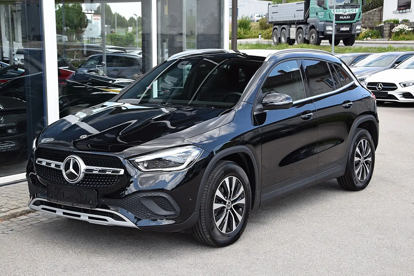 Mercedes-Benz GLA 200 d Style Advantage (EURO 6d) Schwarz - 2