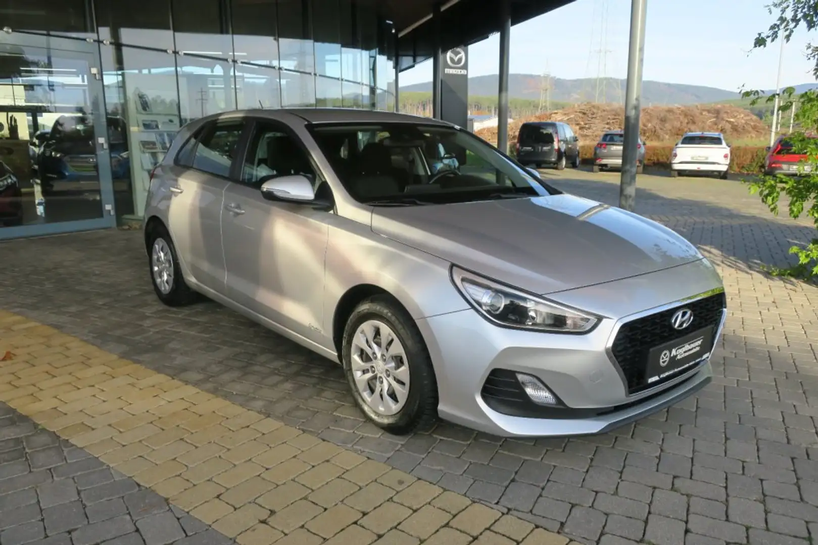 Hyundai i30 - PD Entry 1,4 MPI c0b20a Silber - 2