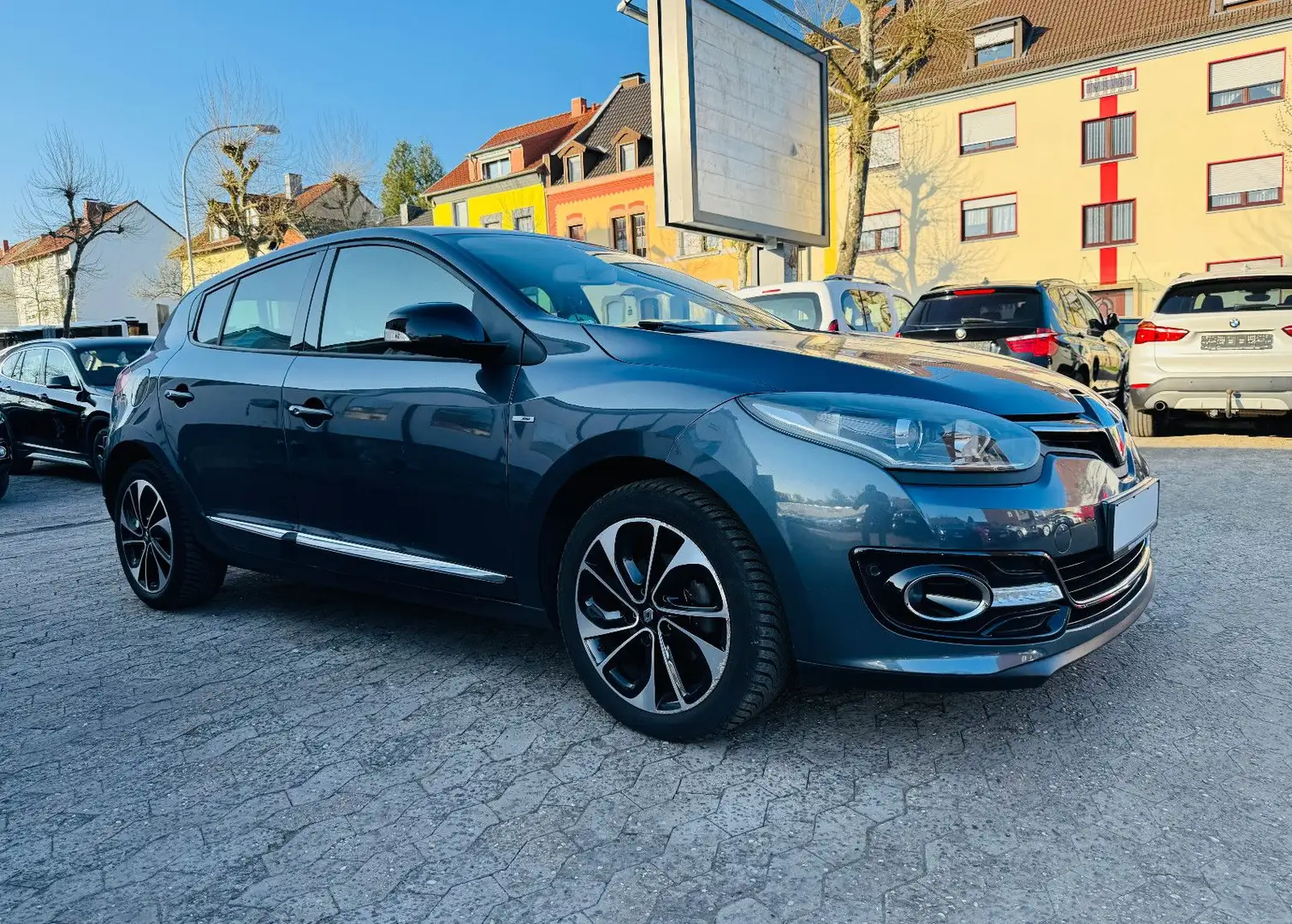 Renault Megane III 1.2 TCe BOSE Automatik Navi Kamera Grau - 1
