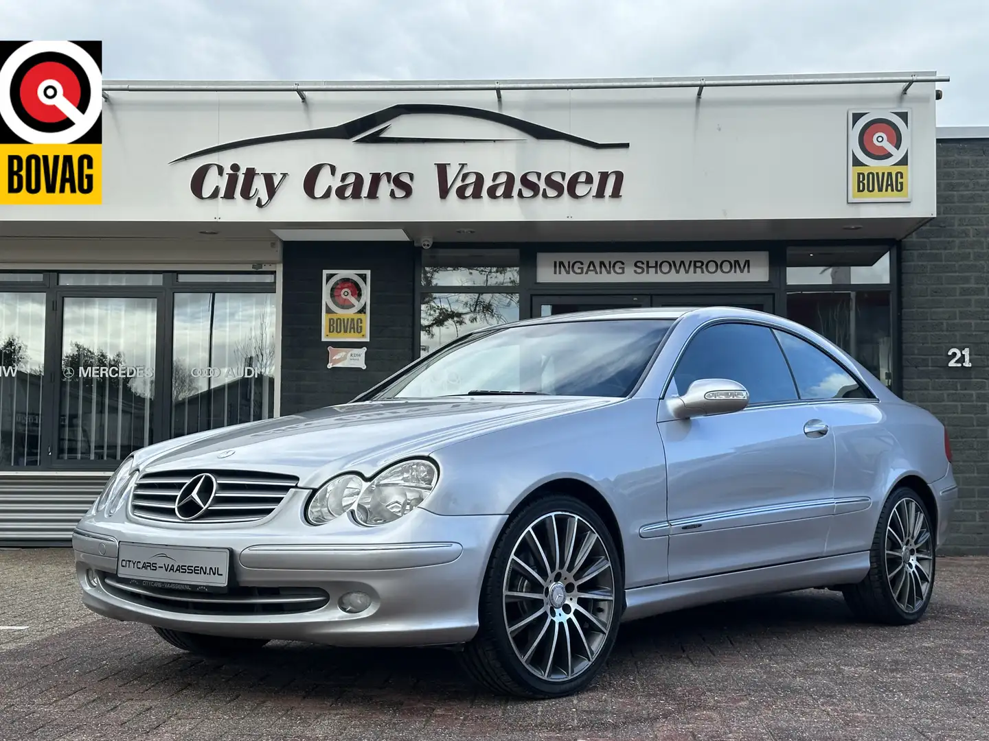 Mercedes-Benz CLK 240 Coupé Elegance automaat 170 pk youngtimer climate Grau - 1