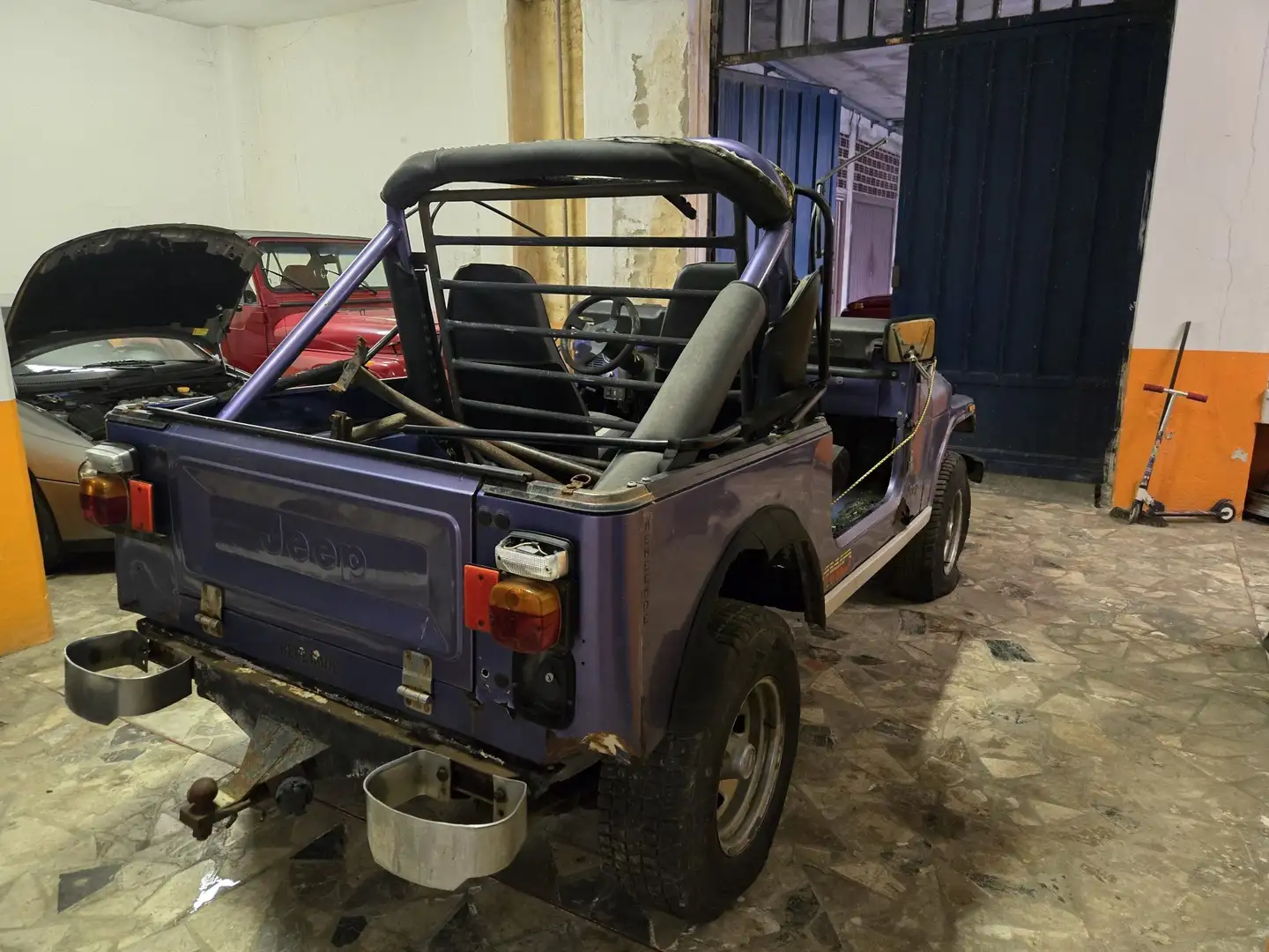 Jeep CJ-7 - 2