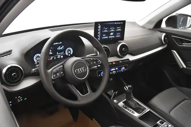 Audi Q2 view 7
