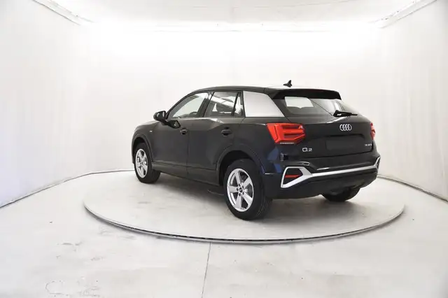 Audi Q2 view 3