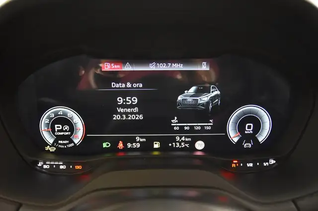 Audi Q2 view 8
