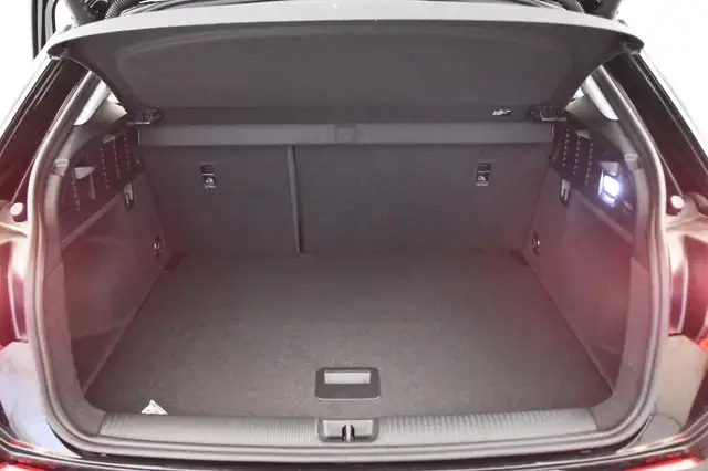 Audi Q2 view 15
