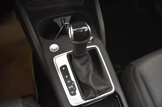 Audi Q2 view 12