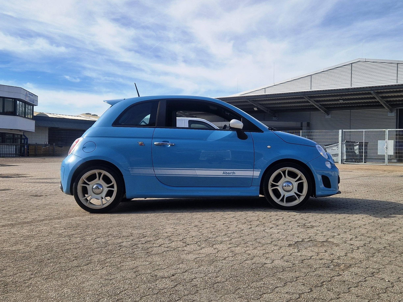 Abarth 500 500 /PDC /Euro5/Klima/Euro5/Weiße Alufelgen/ABS/Finanzierung ab 6,99%/ — photo 4