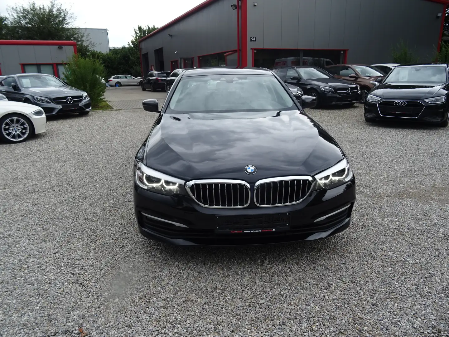 BMW 520 5 Lim. (G30) 520 d xDrive Zwart - 2