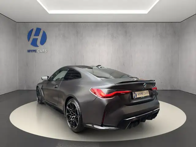 BMW M4 view 5