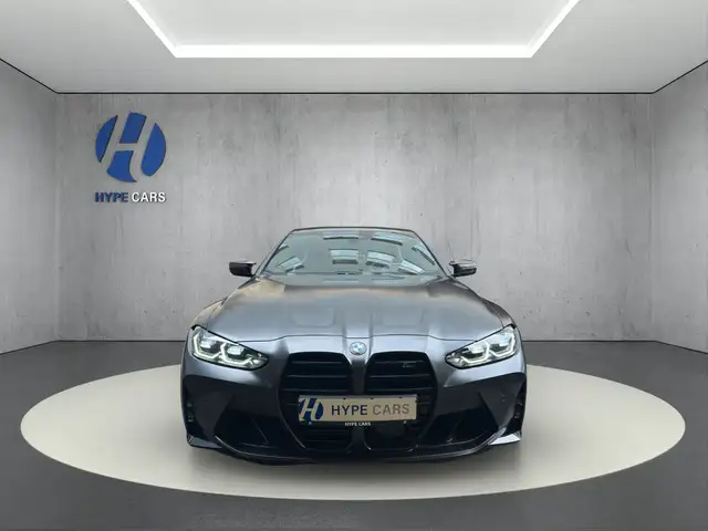 BMW M4 view 2