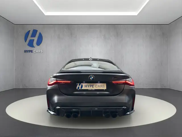 BMW M4 view 8