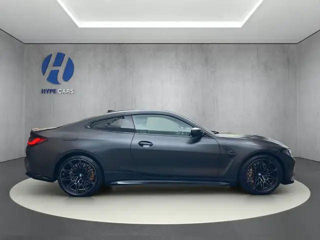 BMW M4 view 7