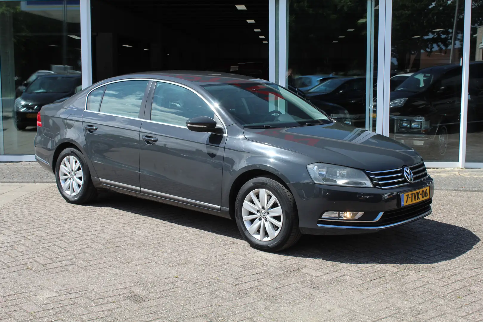 Volkswagen Passat 1.4 TSI Trendline BlueMotion Szürke - 2
