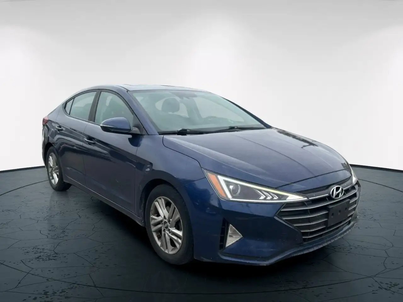 Hyundai ELANTRA fotografie Hyundai ELANTRA