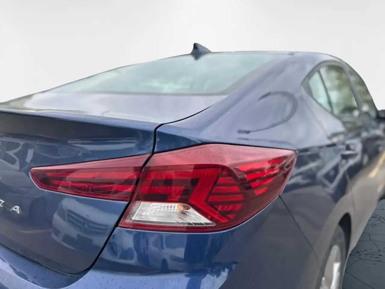 Hyundai ELANTRA fotografie Hyundai ELANTRA