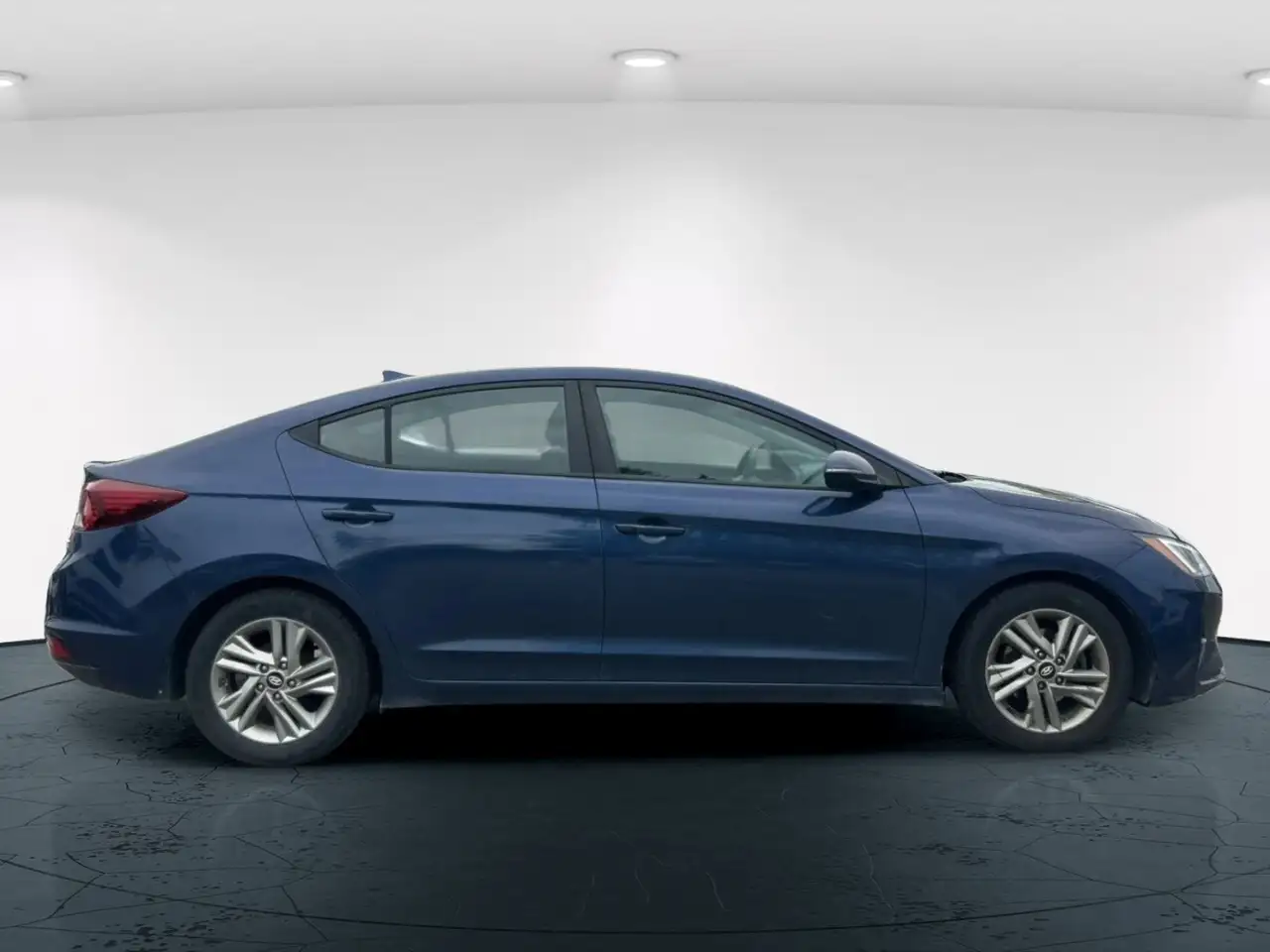 Hyundai ELANTRA fotografie Hyundai ELANTRA