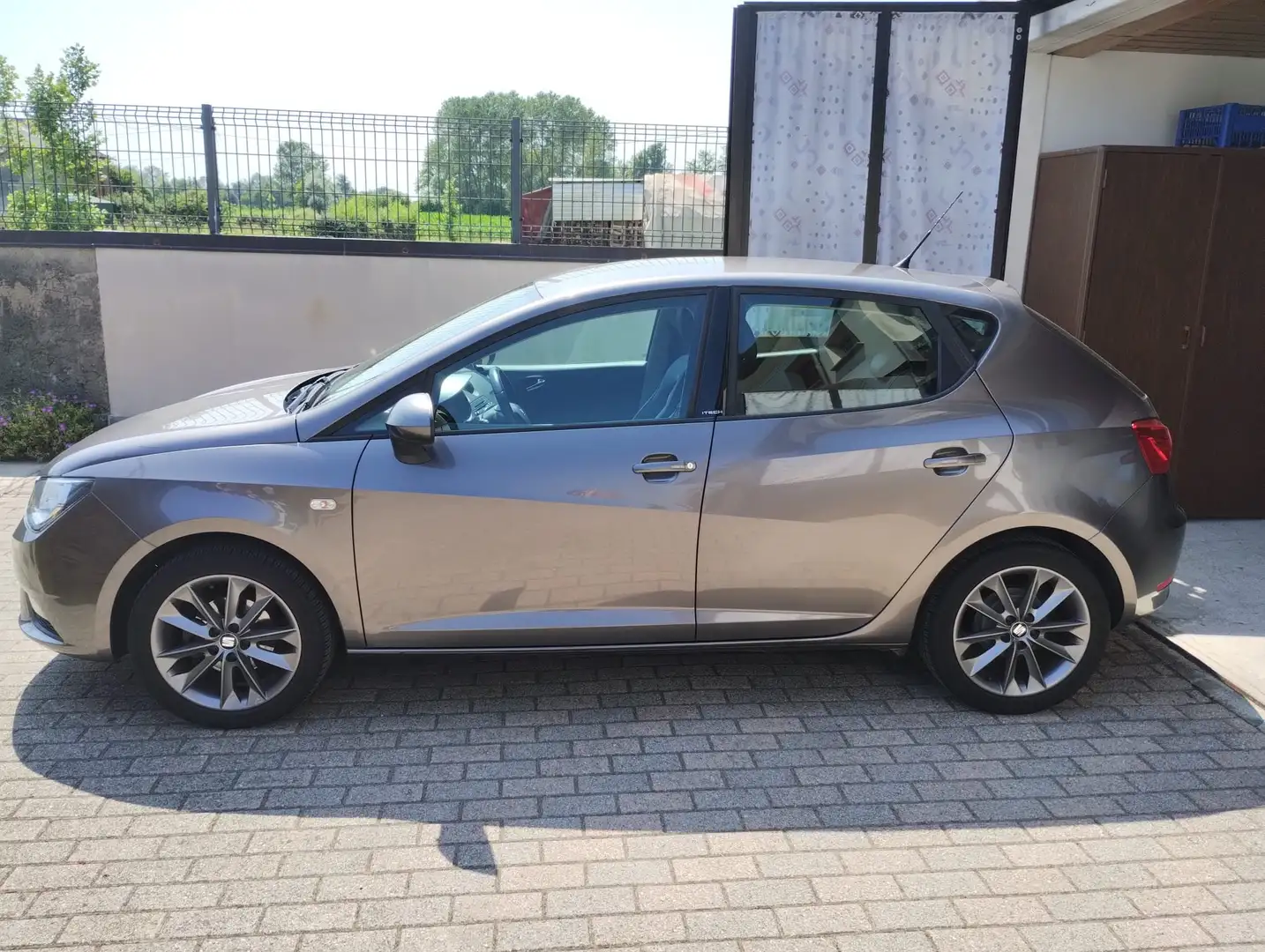 SEAT Ibiza Ibiza 5p 1.4 GPL i-tech Gris - 2