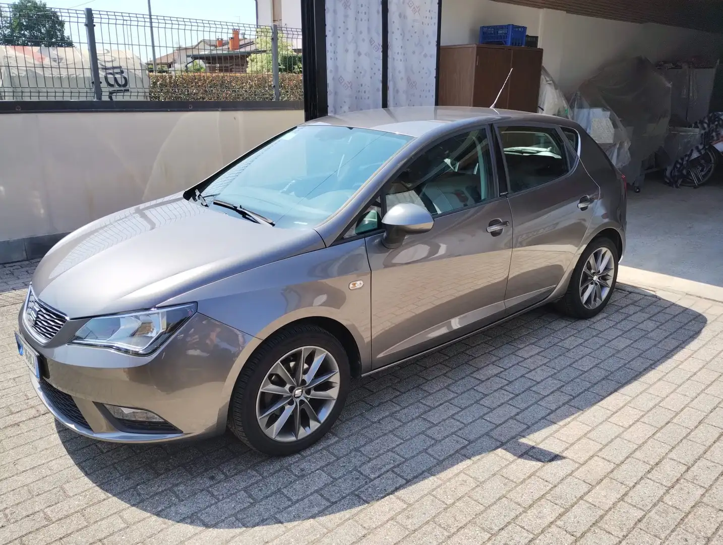 SEAT Ibiza Ibiza 5p 1.4 GPL i-tech Gris - 1