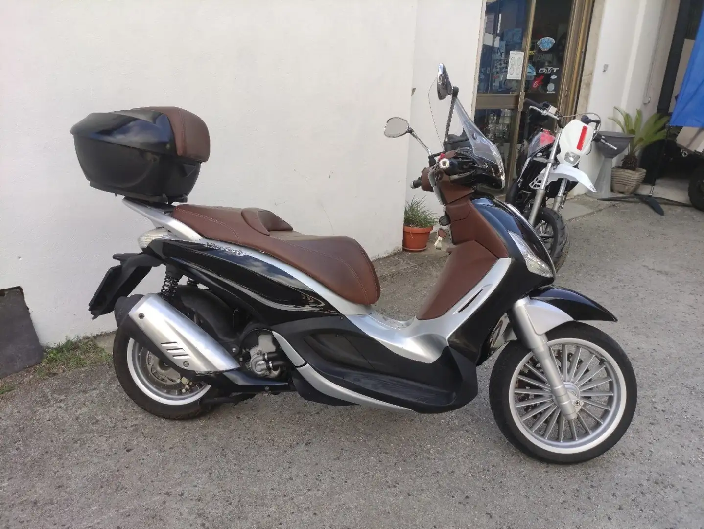 Piaggio Beverly 300 i.e. Noir - 2