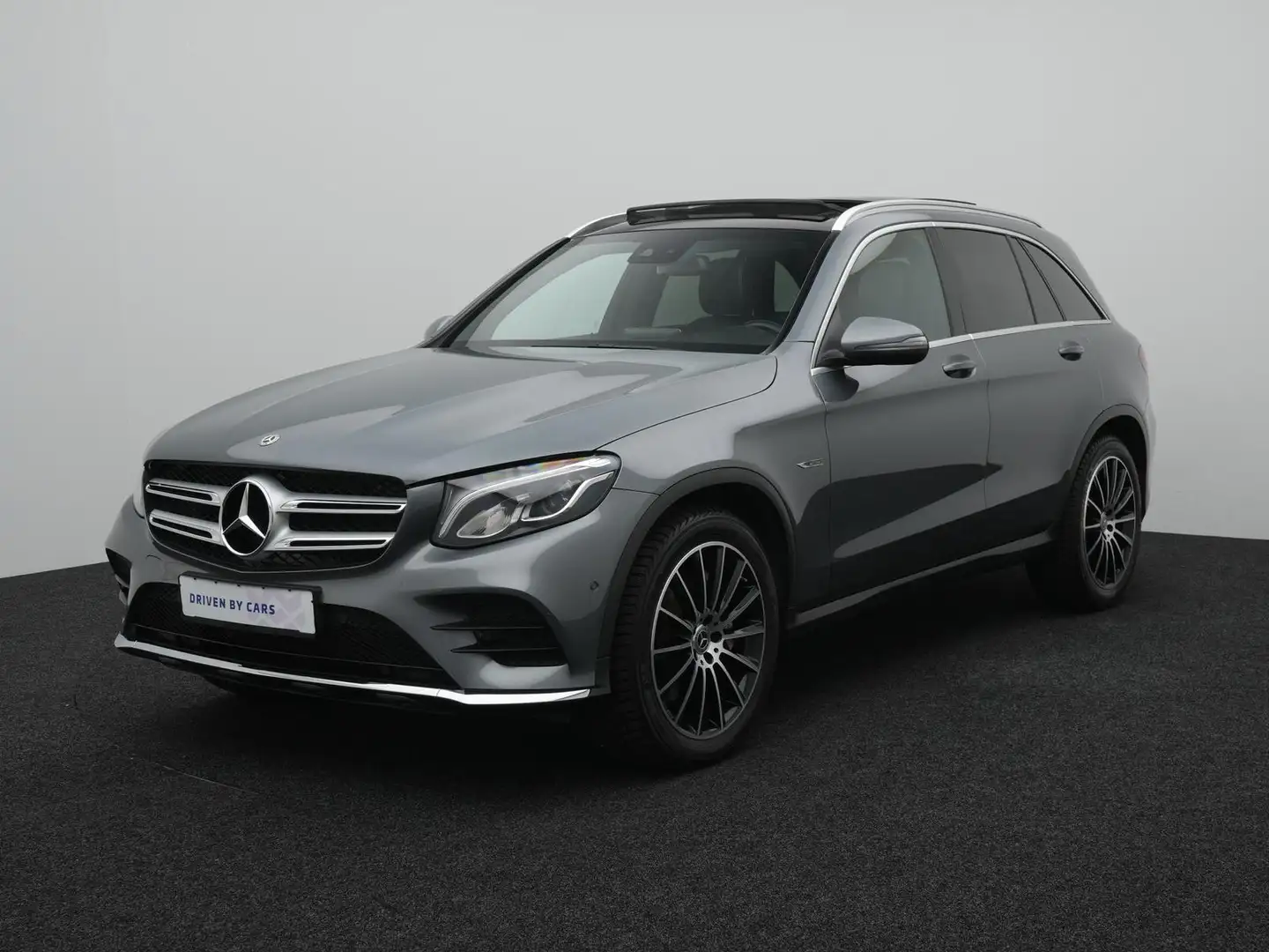 Mercedes-Benz GLC 250 d 4Matic AMG-Line,LED,PANO,KAM,TEMPO,AHK Gris - 2