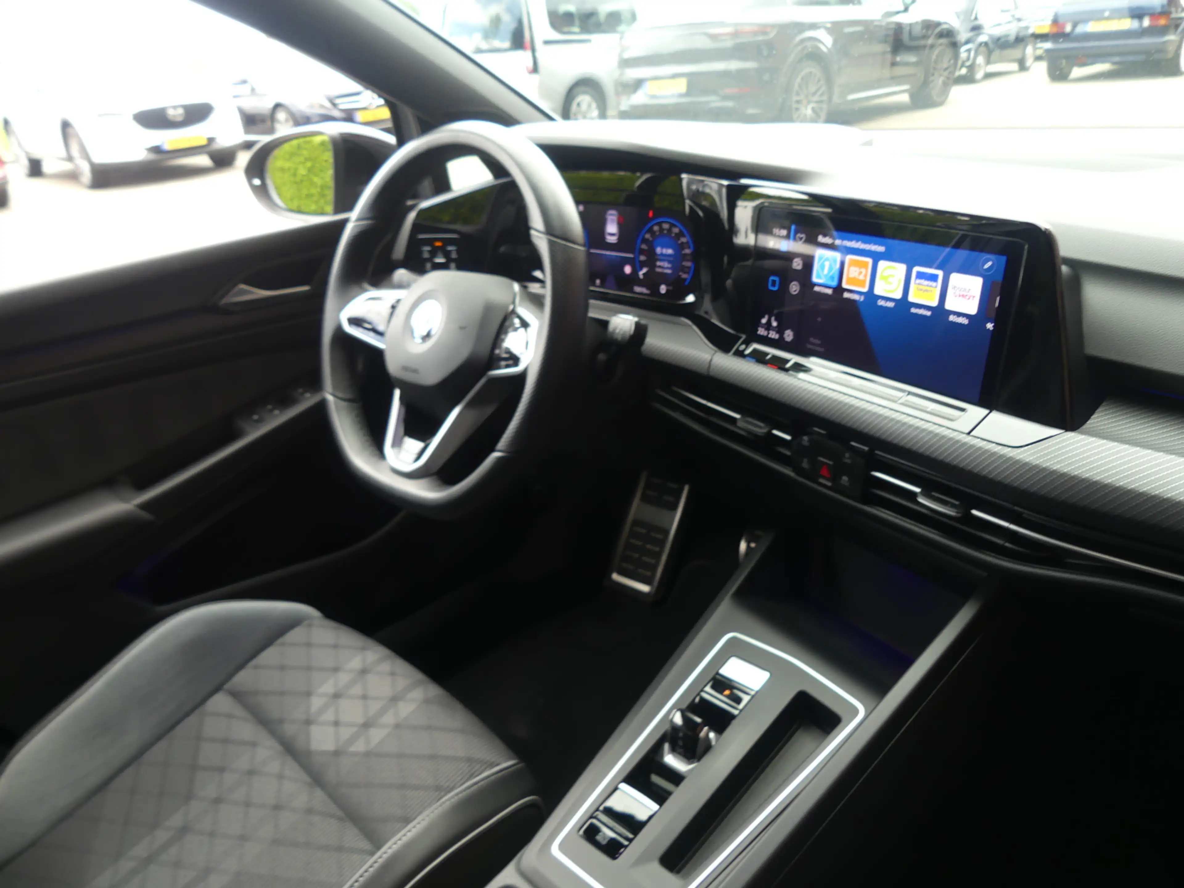 Volkswagen Golf R 2.0 TSI R-Line / Trekhaak — photo 2