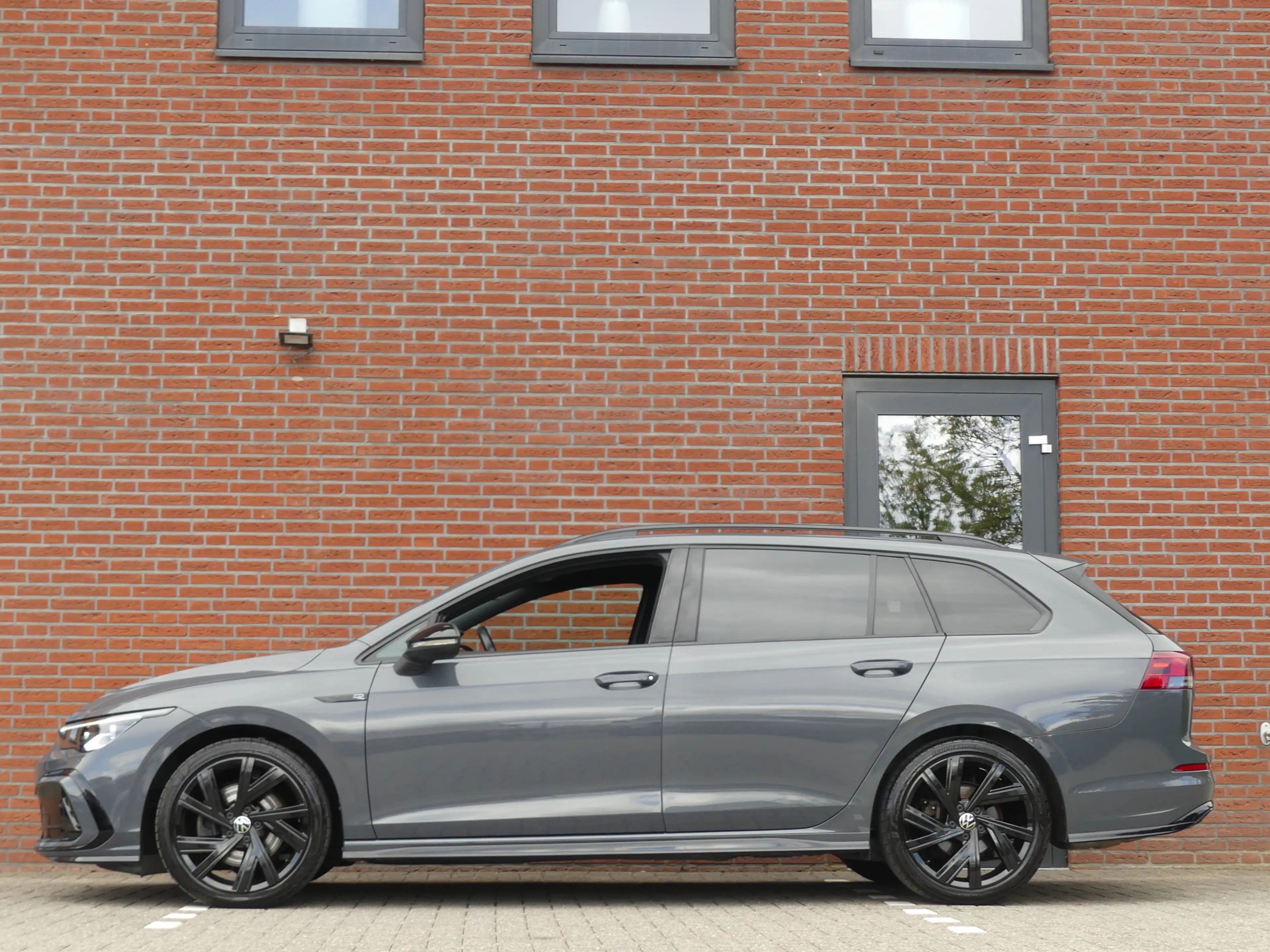Volkswagen Golf R 2.0 TSI R-Line / Trekhaak — photo 3