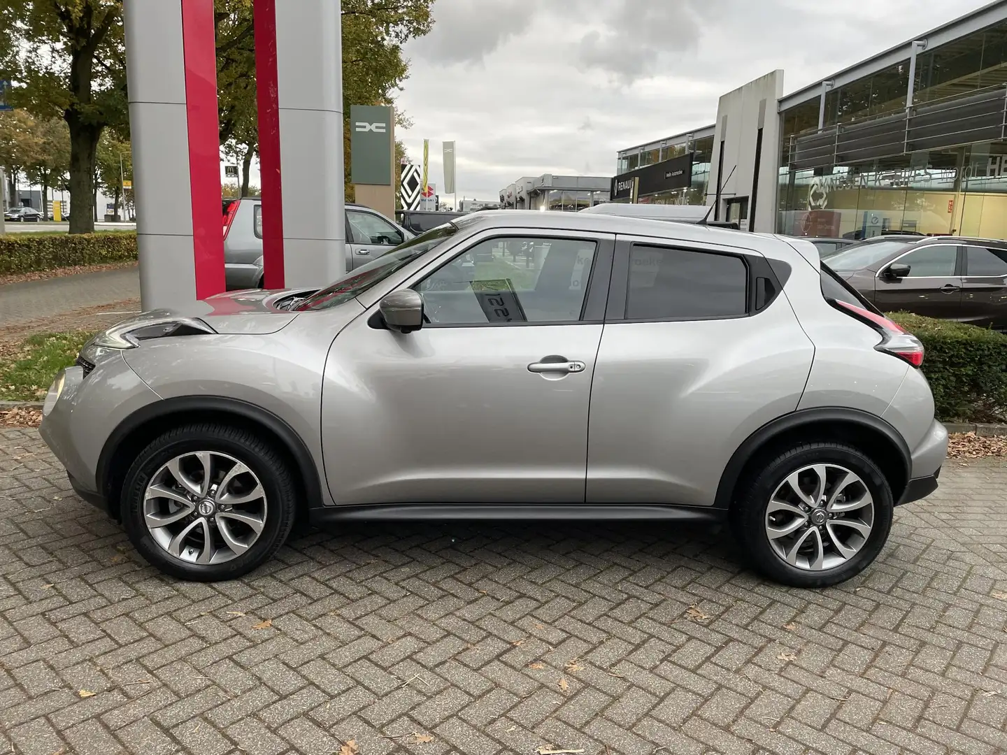 Nissan Juke 1.2 DIG-T S/S Connect Edition 116pk, Dealeronderh. Grijs - 2