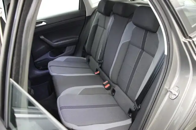 Volkswagen Polo view 11