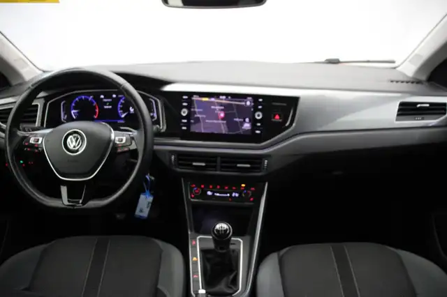 Volkswagen Polo view 2