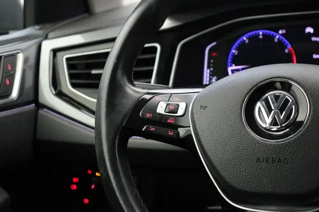 Volkswagen Polo view 7