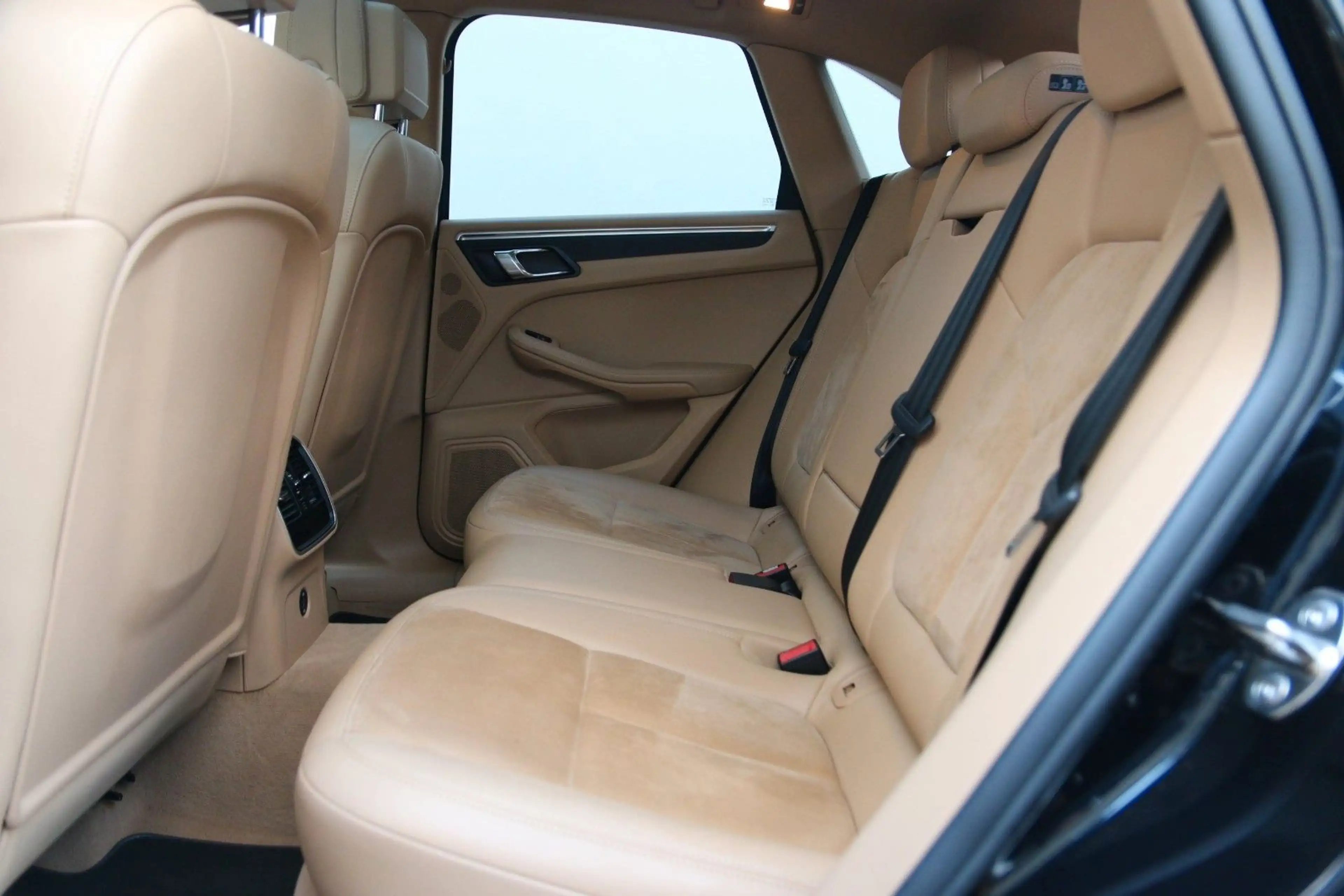Porsche Macan Panorama AHK Kamera PDLS Spurhaltessistent — photo 11
