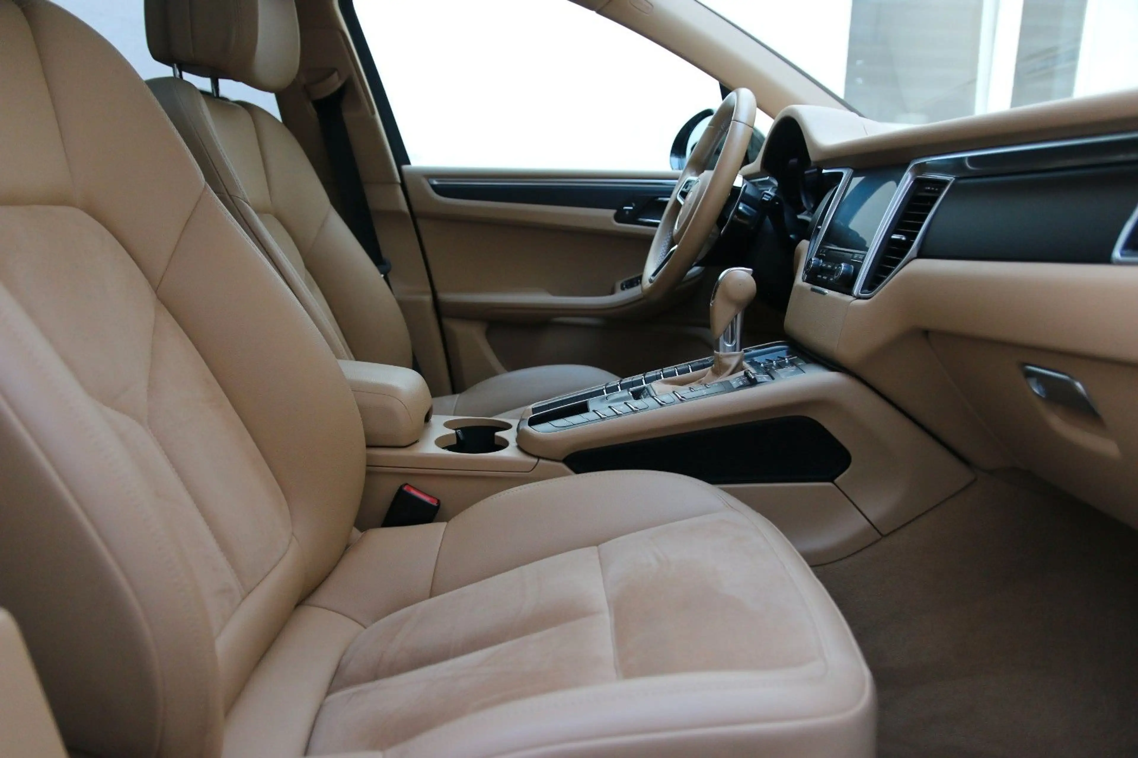Porsche Macan Panorama AHK Kamera PDLS Spurhaltessistent — photo 10