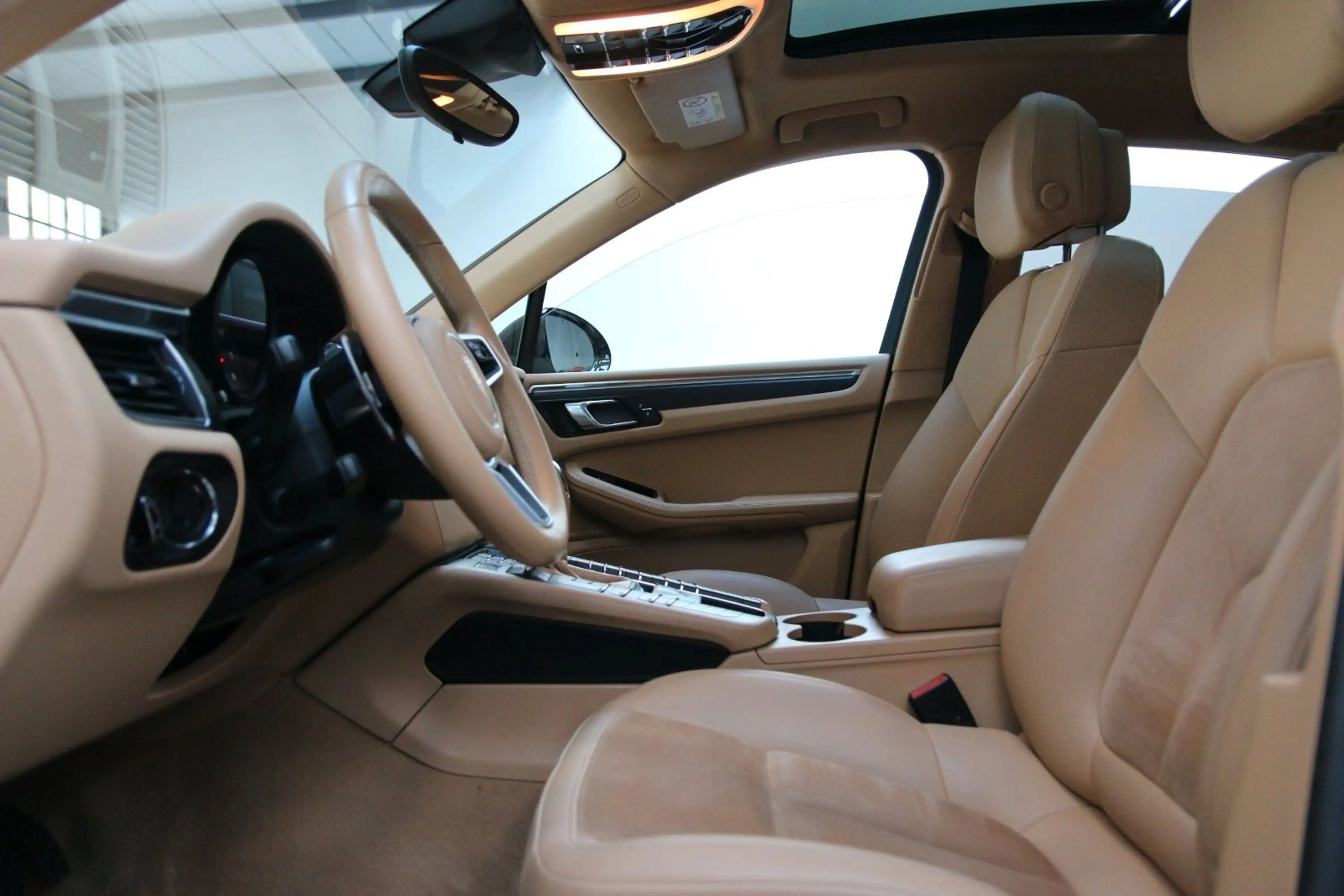 Porsche Macan Panorama AHK Kamera PDLS Spurhaltessistent — photo 8