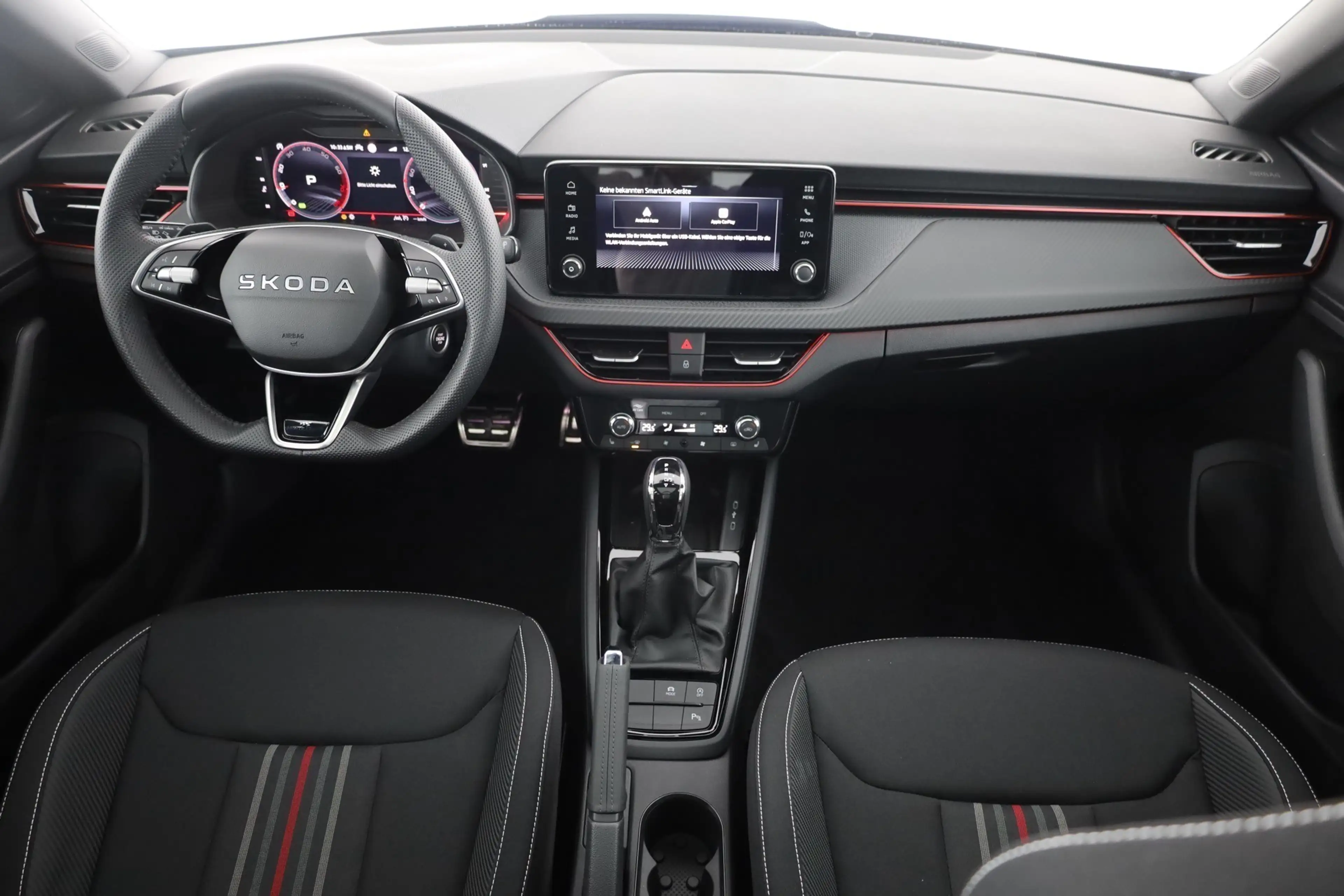 Skoda Kamiq Monte Carlo 1.0 TSI DSG Matrix Kamera Pano A — photo 9