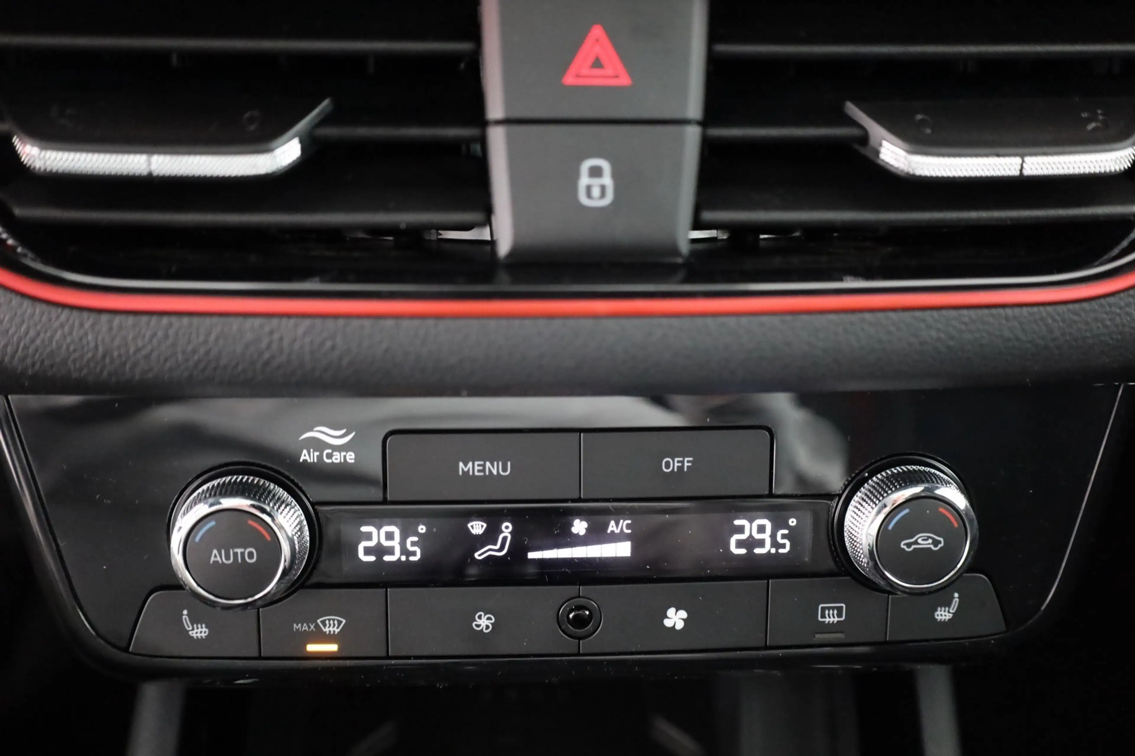 Skoda Kamiq Monte Carlo 1.0 TSI DSG Matrix Kamera Pano A — photo 12