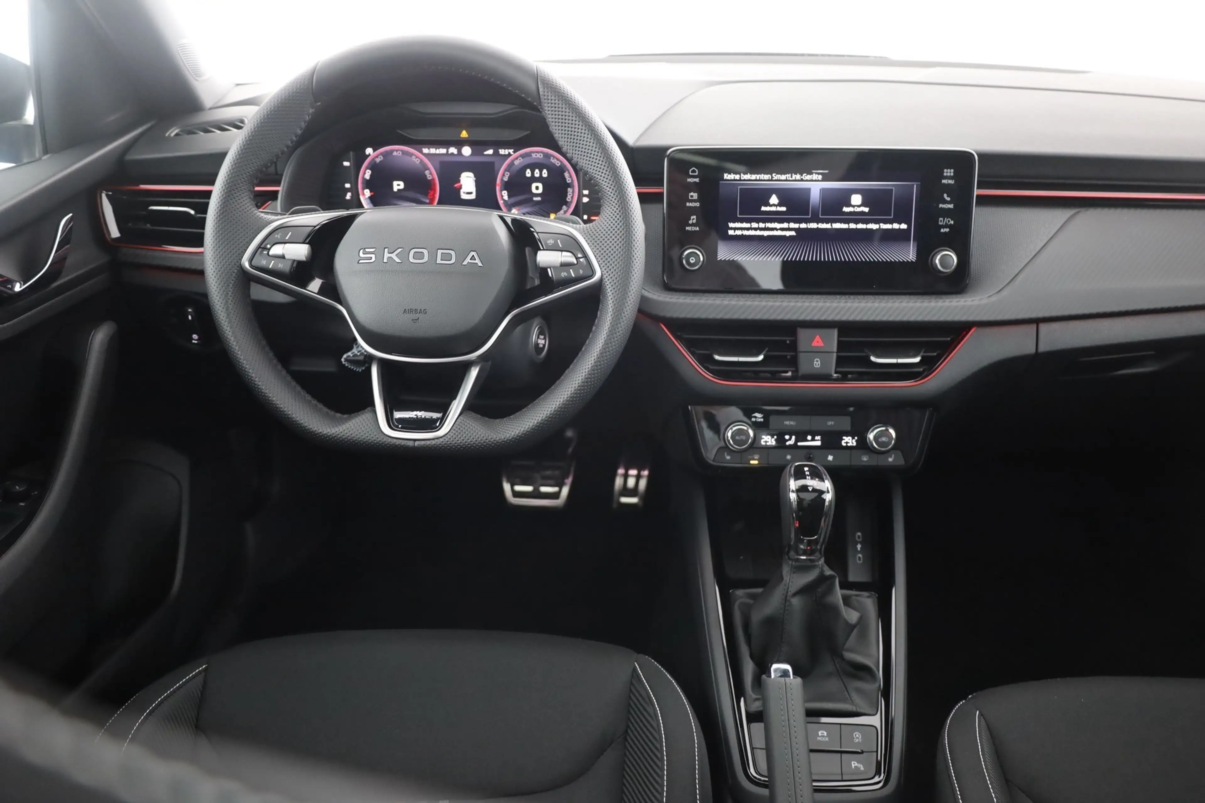 Skoda Kamiq Monte Carlo 1.0 TSI DSG Matrix Kamera Pano A — photo 10