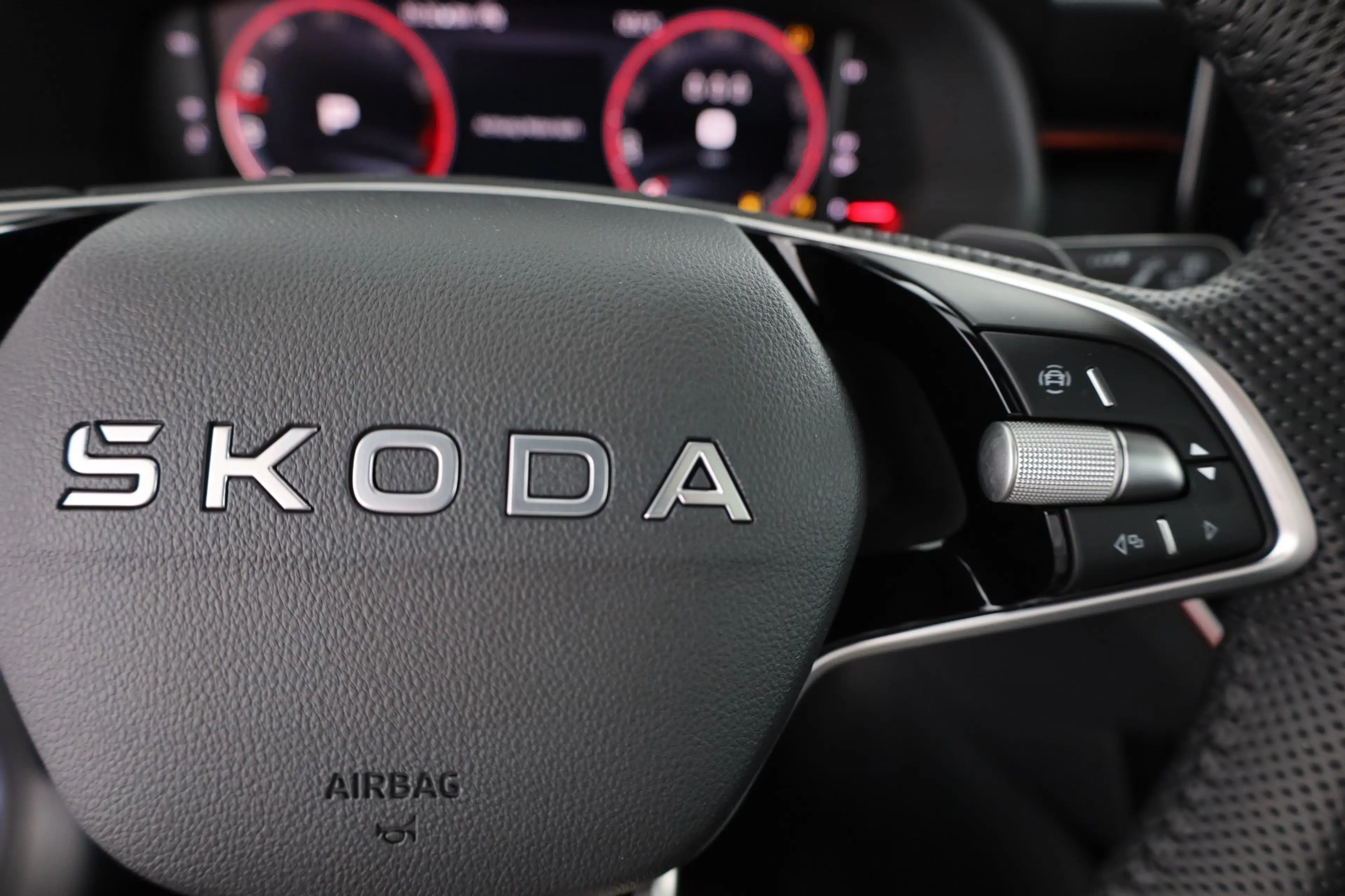 Skoda Kamiq Monte Carlo 1.0 TSI DSG Matrix Kamera Pano A — photo 17