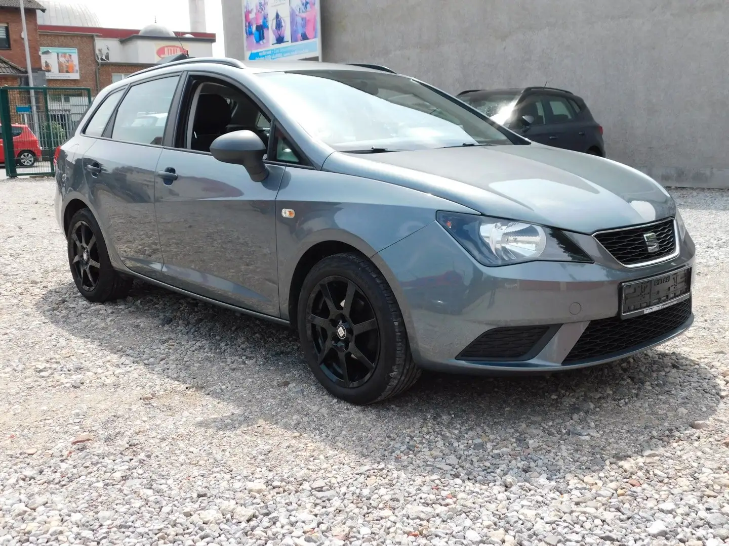SEAT Ibiza ST Reference 1.2 12V Grau - 2