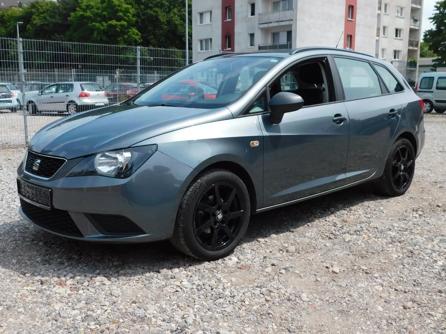 SEAT Ibiza ST Reference 1.2 12V Grau - 1