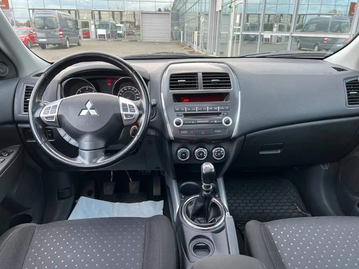 Mitsubishi ASX Intense 2WD AHK Pano PDC Kamera Hnědá - 2