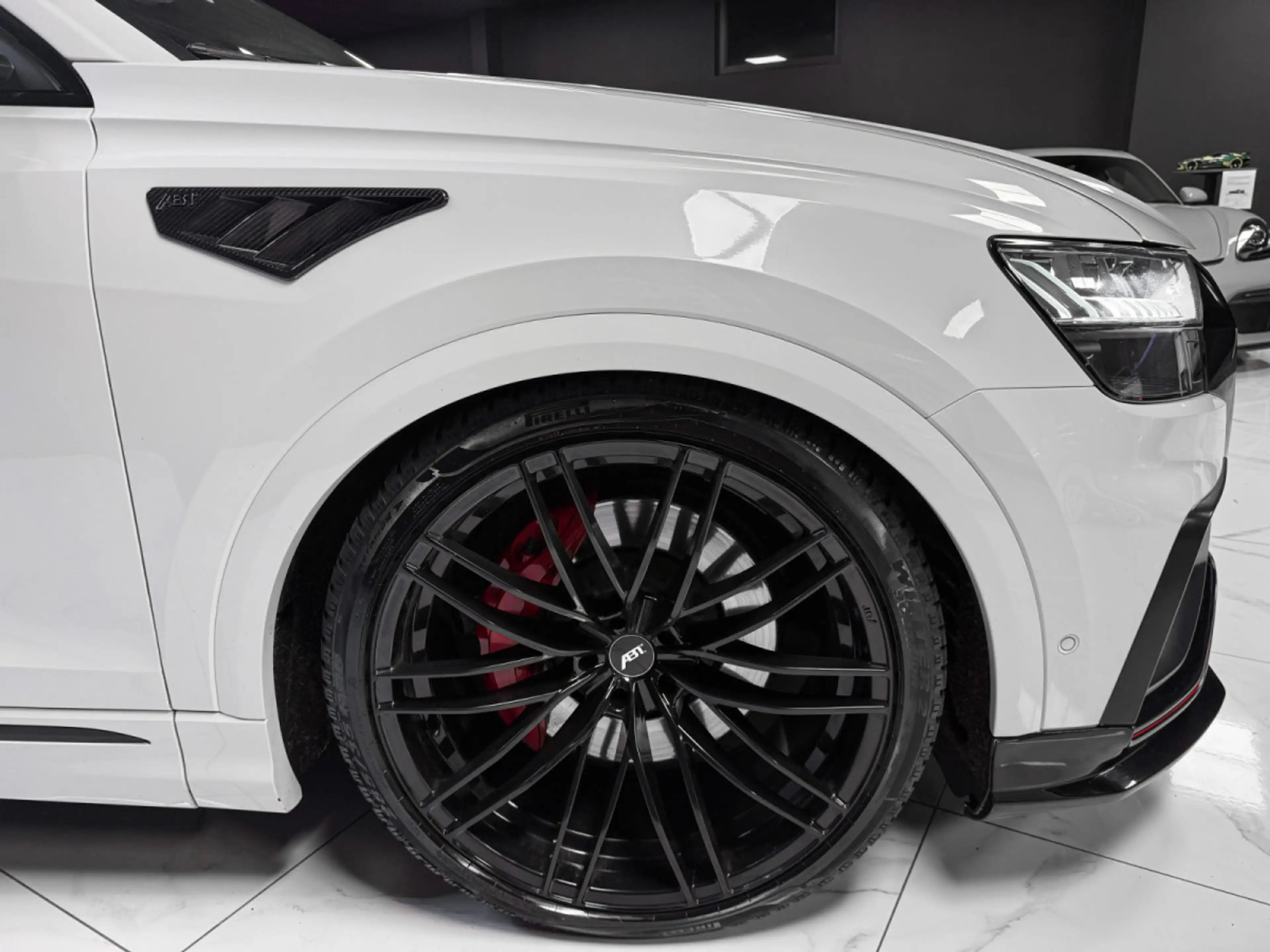 Audi SQ8 4.0 TFSI / ABT / MATRIX / B&O / PANO / HEAD-UP / 3 — photo 14