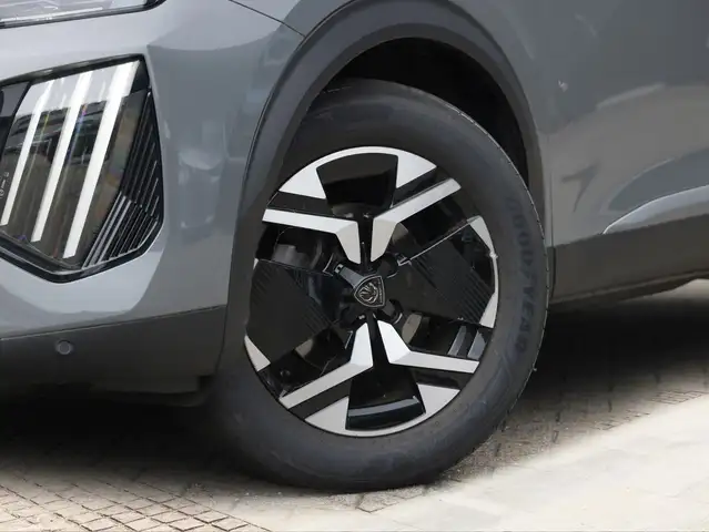 Peugeot 2008 view 5