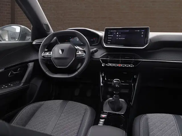 Peugeot 2008 view 9